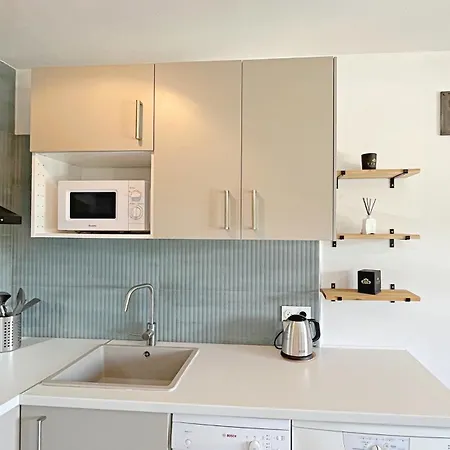 Presqu'ile De Giens - Vue - Porquerolles - Village *