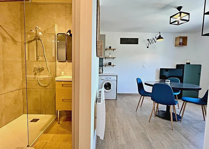 Presqu'ile De Giens - Vue - Porquerolles - Village Hyeres